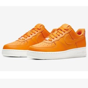 Nike Air Force 🧡